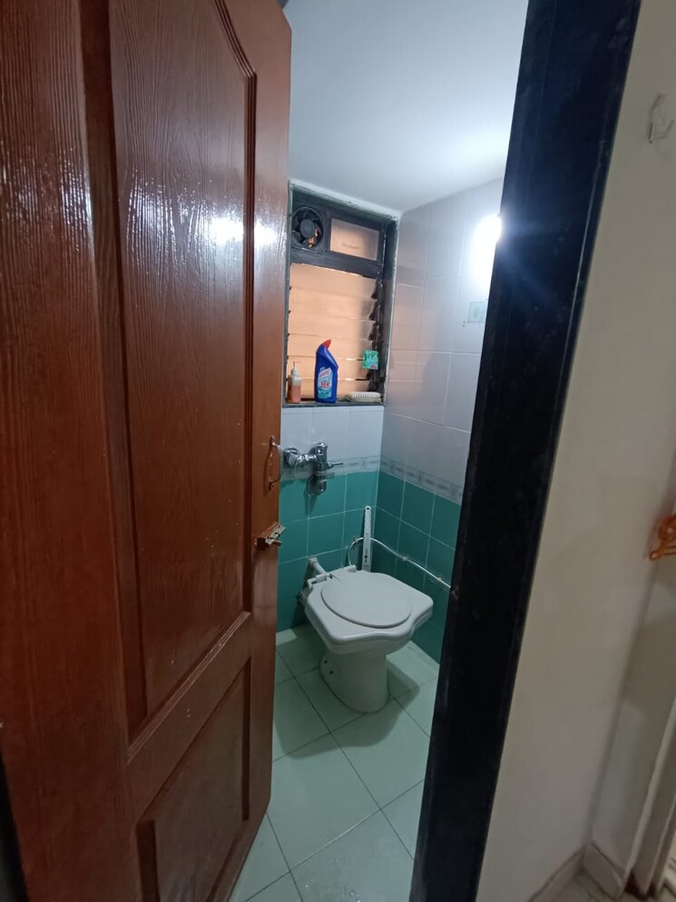 Bathroom, thane west 2 Bedroom 700 Sq.Ft. Apartment In Thane West Thane 9404324