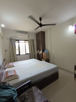 Bedroom in 2 BHK Apartment at Thane West – for Rent