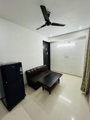 Master Bedroom in 1 BHK Builder Floor at Sector 40 – for Rent