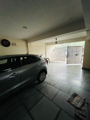 Parking in 1 BHK Builder Floor at Sector 40 – for Rent
