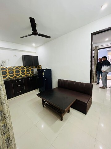 Living Room in 1 BHK Builder Floor at Sector 40 – for Rent