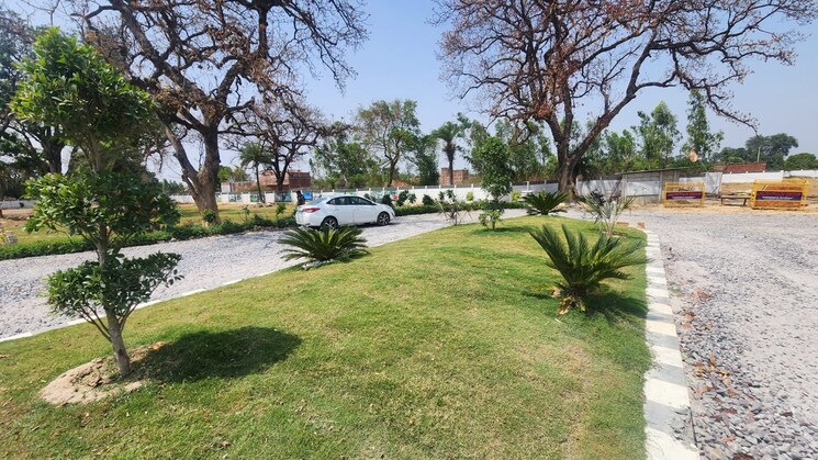 Garden, deepali nagar  300 Sq.Yd. Plot In Deepali Nagar Nashik 9404500