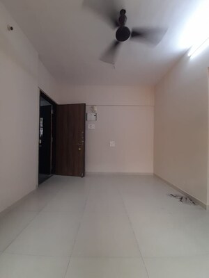 Room in 1 BHK Apartment at Goregaon West – for Rent
