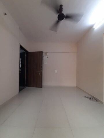 Room in 1 BHK Apartment at Goregaon West – for Rent