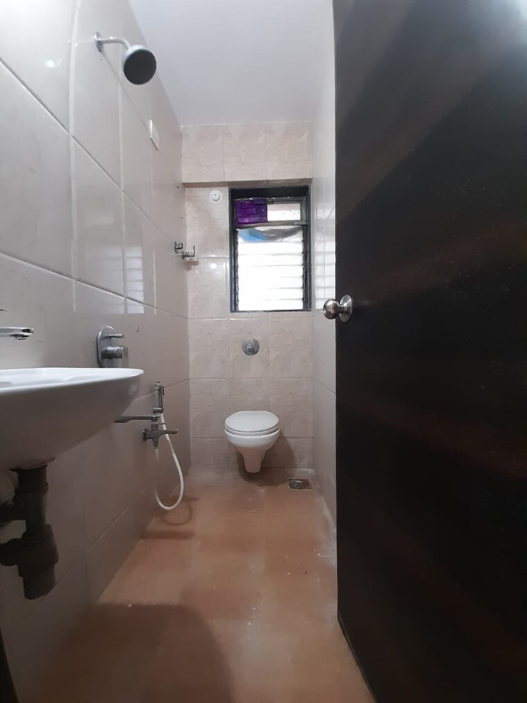 Bathroom, goregaon west 1 Bedroom 320 Sq.Ft. Apartment In Goregaon West Mumbai 9404492
