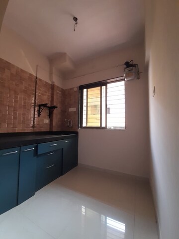 Room in 1 BHK Apartment at Goregaon West – for Rent