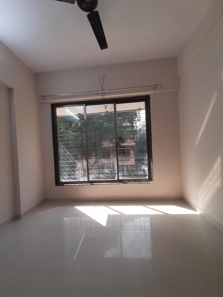 Room, goregaon west 1 Bedroom 320 Sq.Ft. Apartment In Goregaon West Mumbai 9404492