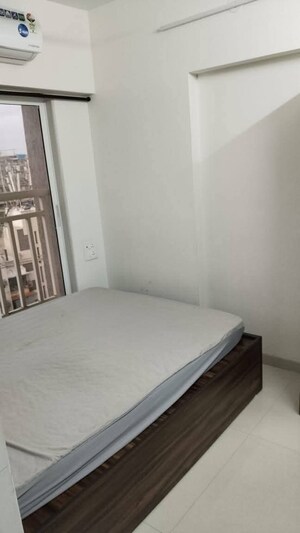 Room in 1 BHK Apartment at Andheri West – for Rent