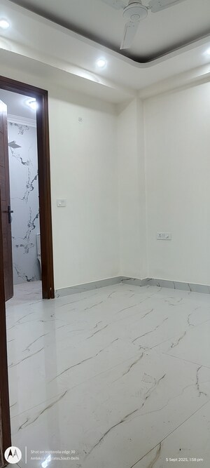 2 BHK Builder Floor For Rent in Chattarpur