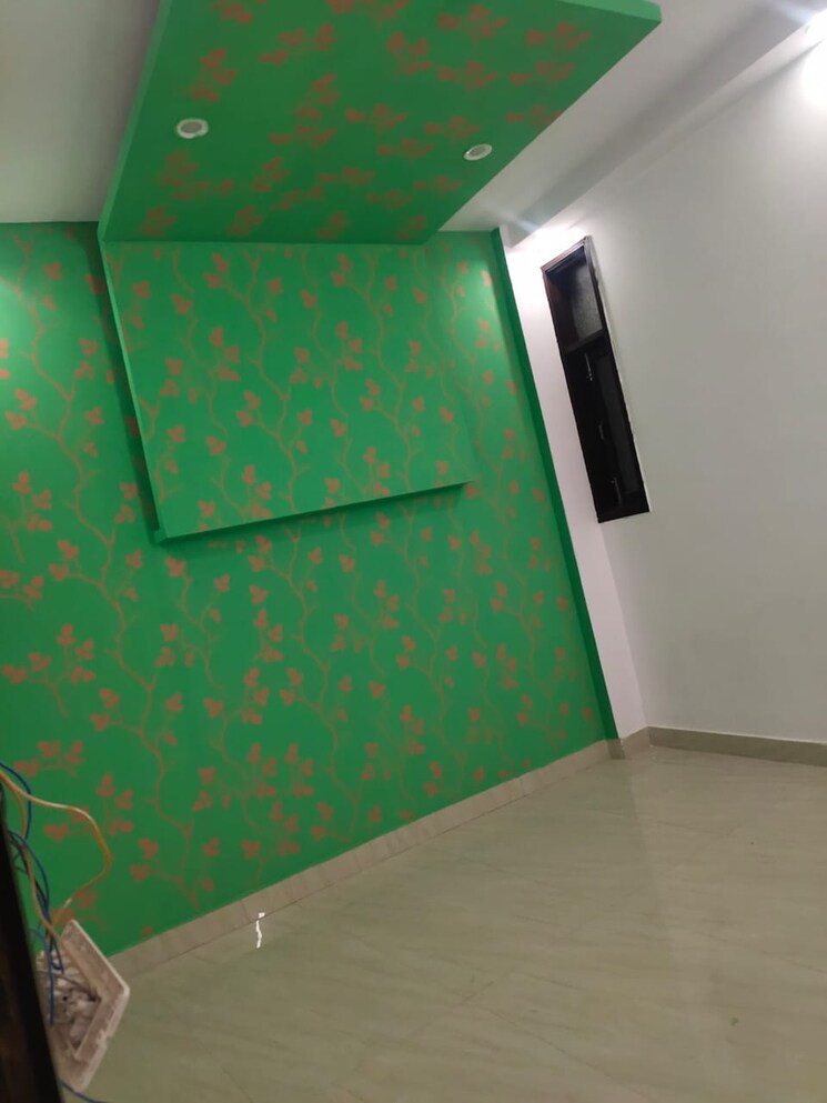 Room, govindpuri 3 Bedroom 900 Sq.Ft. Builder Floor In Govindpuri Delhi 9404520