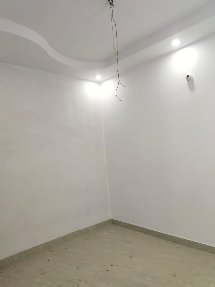 Room, govindpuri 3 Bedroom 900 Sq.Ft. Builder Floor In Govindpuri Delhi 9404520