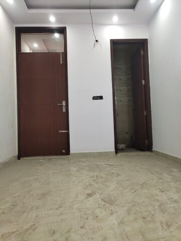Room in 3 BHK Builder Floor at Govindpuri – for Sale