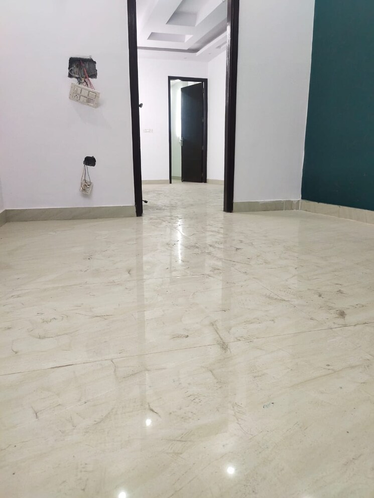 Room, govindpuri 3 Bedroom 900 Sq.Ft. Builder Floor In Govindpuri Delhi 9404520