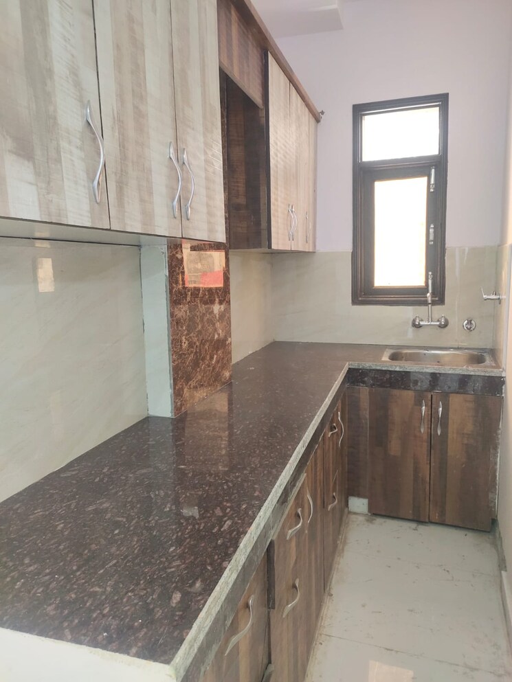 Kitchen, govindpuri 3 Bedroom 900 Sq.Ft. Builder Floor In Govindpuri Delhi 9404520