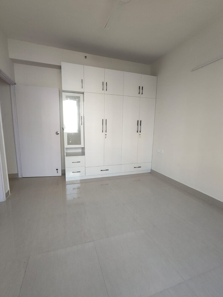 Room, rof-amaltas 3 Bedroom 645 Sq.Ft. Apartment In Sector 92 Gurgaon 9404529