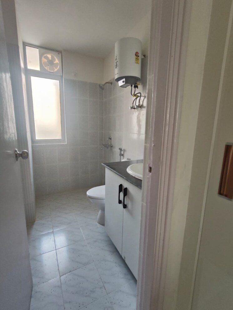 Bathroom, rof-amaltas 3 Bedroom 645 Sq.Ft. Apartment In Sector 92 Gurgaon 9404529