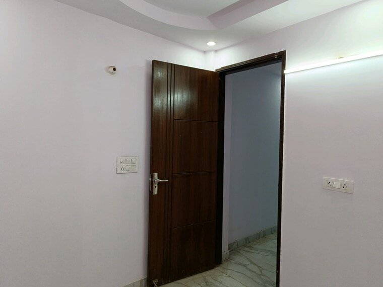 Room, govindpuri 3 Bedroom 900 Sq.Ft. Builder Floor In Govindpuri Delhi 9404520