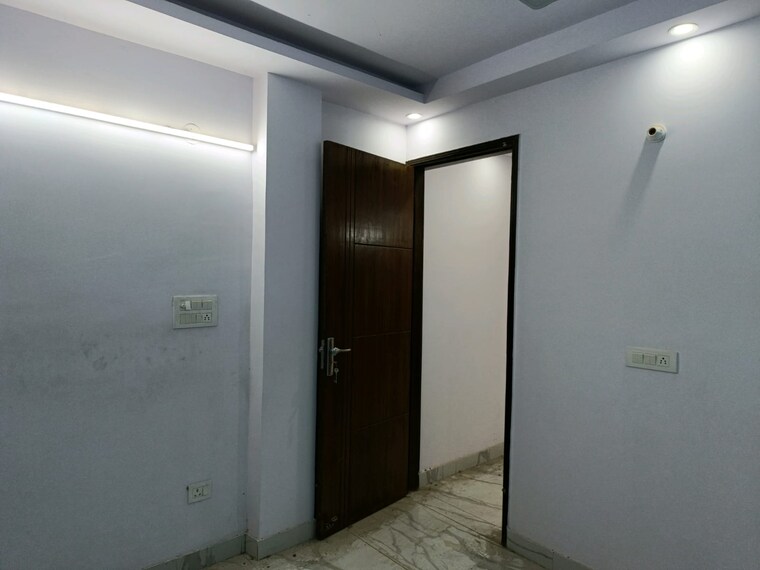 Room, govindpuri 3 Bedroom 900 Sq.Ft. Builder Floor In Govindpuri Delhi 9404520