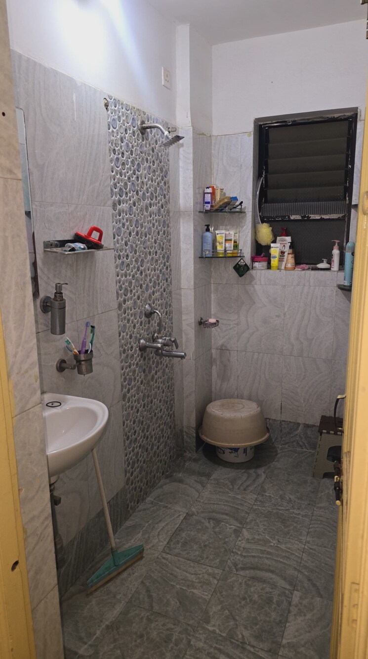 Bathroom, kharadi 2 Bedroom 1000 Sq.Ft. Apartment In Kharadi Pune 9306541