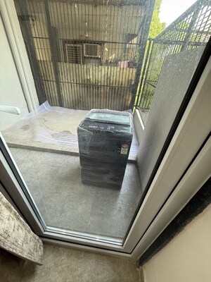 Balcony in 1 BHK Builder Floor at Sector 27 – for Rent