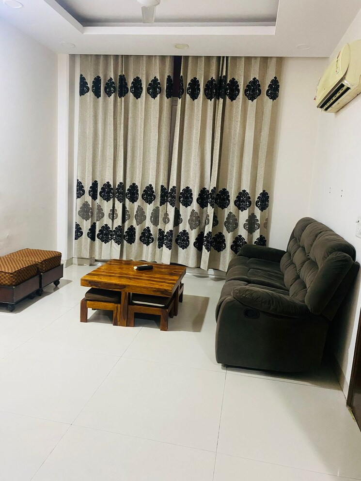 Living Room, uppal-southend 3 Bedroom 1480 Sq.Ft. Builder Floor In Sector 49 Gurgaon 9404623