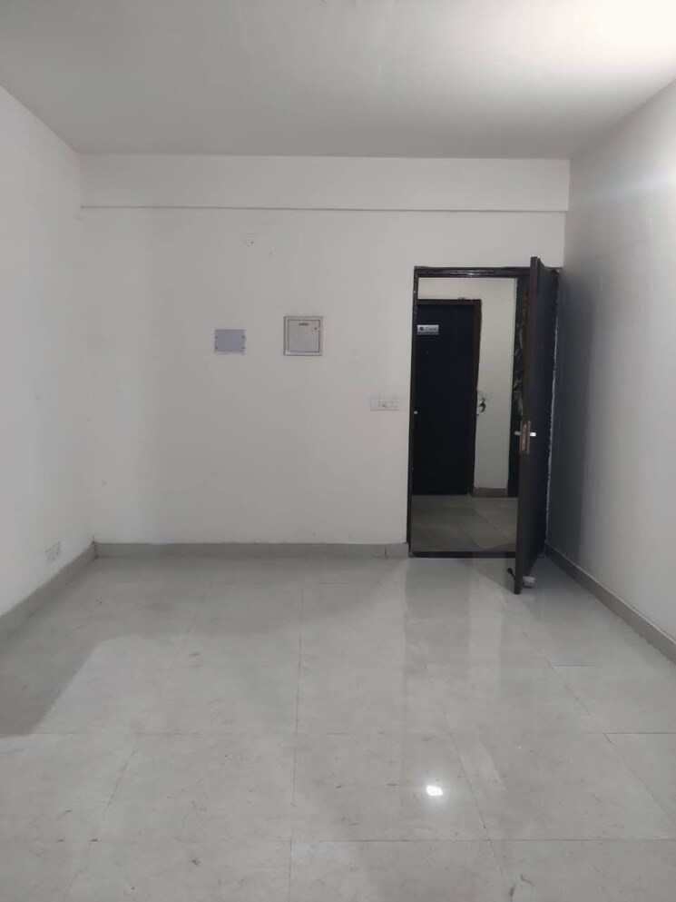 Room, signature-global-the-roselia 2 Bedroom 514 Sq.Ft. Apartment In Sector 95a Gurgaon 9404620