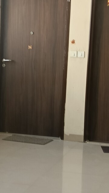 Room in 2 BHK Apartment at Signature Global The Roselia, Sector 95a – for Rent