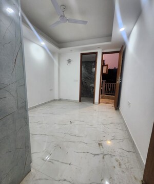 Room in 2 BHK Builder Floor at Saket – for Sale