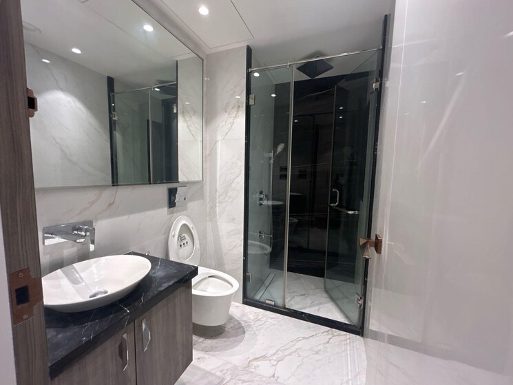 Bathroom, lodha-world-view 6 Bedroom 3800 Sq.Ft. Apartment In Worli Mumbai 9404602
