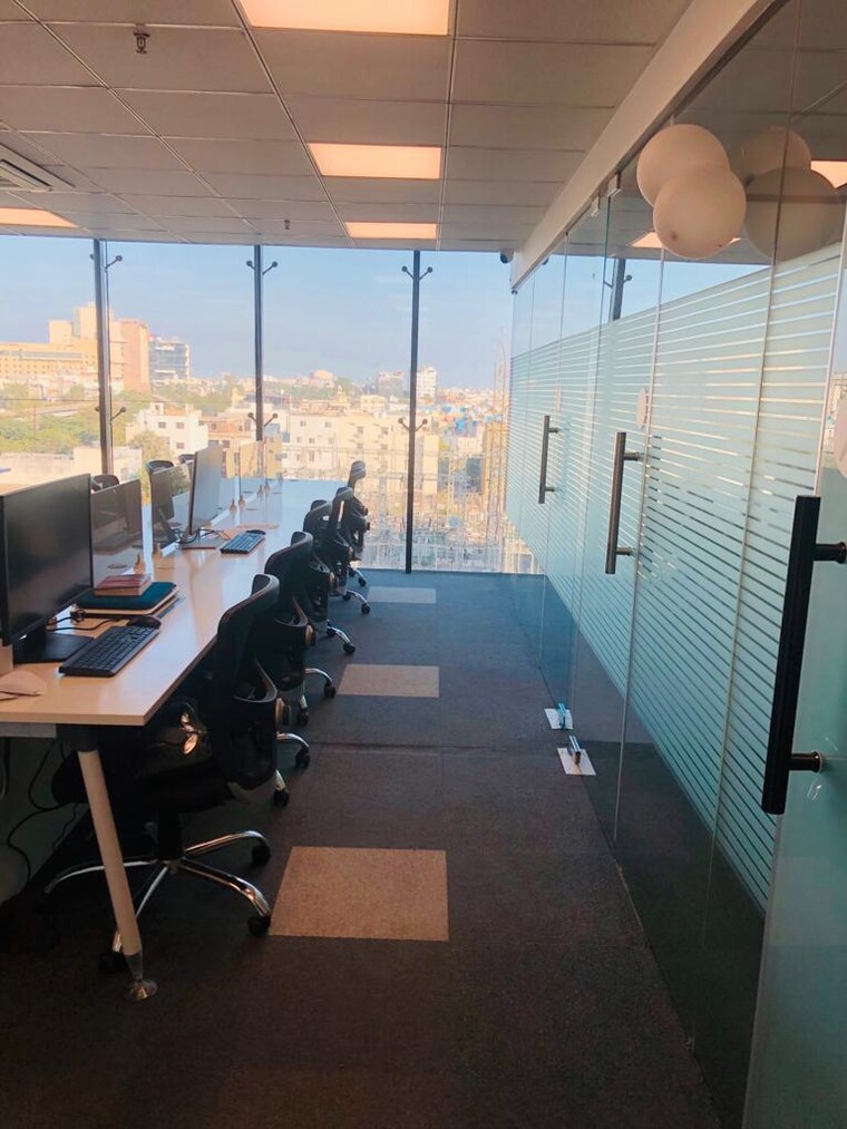 Team Area, old palasia Commercial Office Space 2300 Sq.Ft. In Old Palasia Indore 9404601