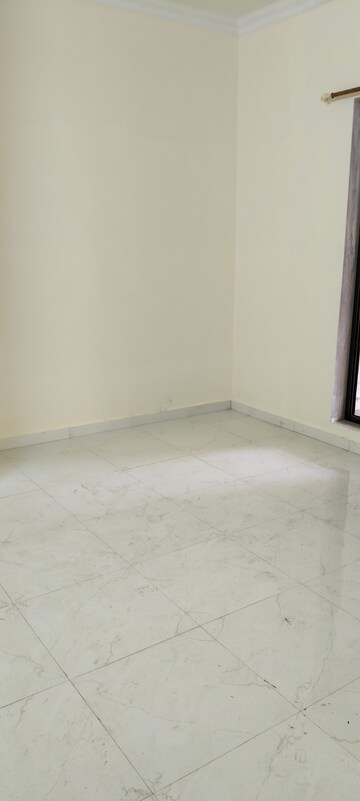 Room in 2 BHK Apartment at Seawoods Sector 44a – for Rent