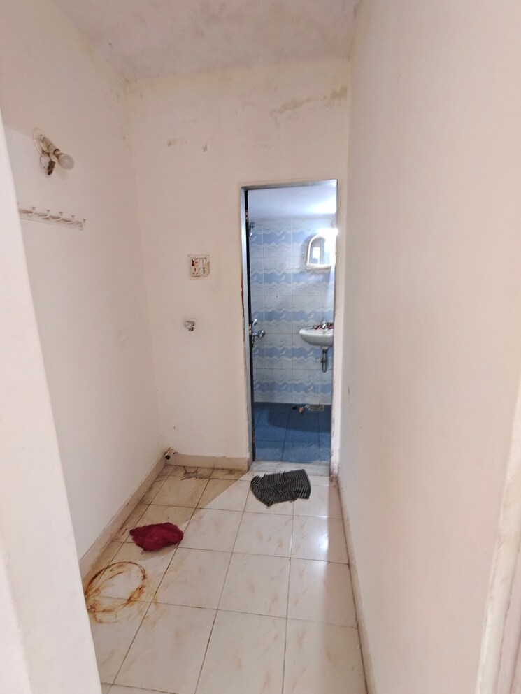 Bathroom, akurli-om 1 Bedroom 775 Sq.Ft. Apartment In Kandivali East Mumbai 9404723