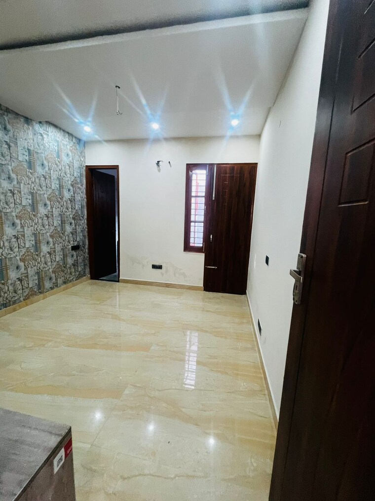 Room, sector 124 4 Bedroom 105 Sq.Yd. Independent House In Sector 124 Mohali 9404798