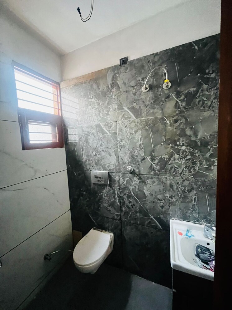 Bathroom, sector 124 4 Bedroom 105 Sq.Yd. Independent House In Sector 124 Mohali 9404798