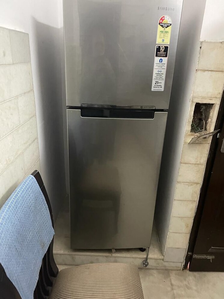 Bathroom, defence colony 2 Bedroom 220 Sq.Yd. Builder Floor In Defence Colony Delhi 9404875