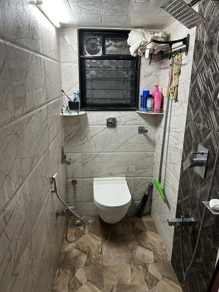 Bathroom, asmita-jyoti-chs 2 Bedroom 540 Sq.Ft. Apartment In Malad West Mumbai 9404873