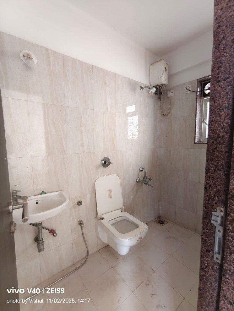 Bathroom, puranik-aarambh 2 Bedroom 499 Sq.Ft. Apartment In Ghodbunder Road Thane 9404899