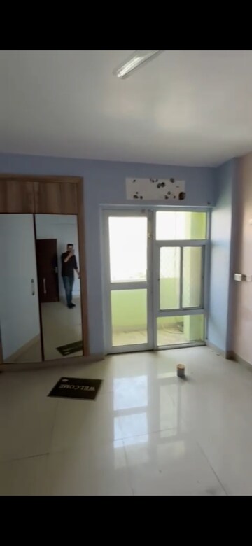 Room in 3 BHK Apartment at Ansal Celebrity Meadows, Sushant Golf City – for Sale