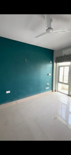 Room in 3 BHK Apartment at Ansal Celebrity Meadows, Sushant Golf City – for Sale