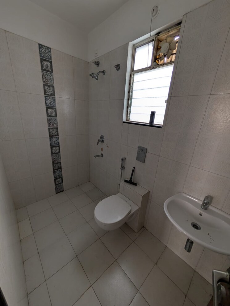 Bathroom, yashwin-hinjewadi 2 Bedroom 800 Sq.Ft. Apartment In Hinjewadi Phase 2 Pune 9404984