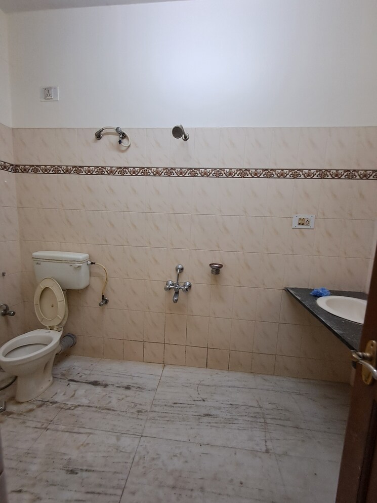 Bathroom, btm layout stage 2 3 Bedroom 1800 Sq.Ft. Independent House In Btm Layout Stage 2 Bangalore 9405001