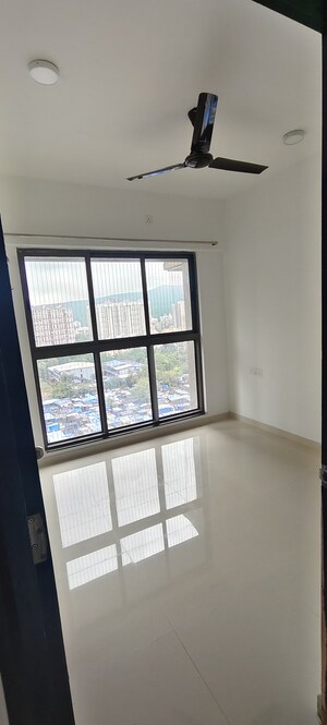 Room in 2 BHK Apartment at UK Iridium, Kandivali East – for Rent