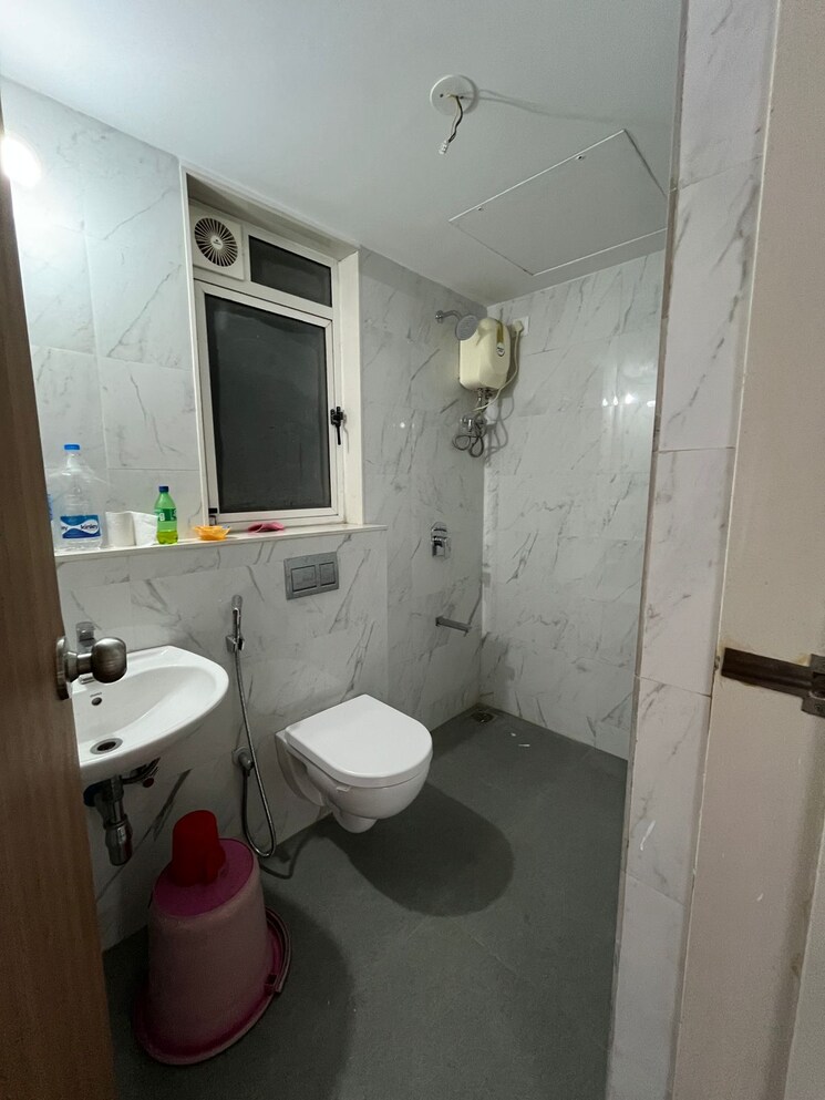 Bathroom, lodha-codename-premier 2 Bedroom 656 Sq.Ft. Apartment In Dombivli East Thane 9405011