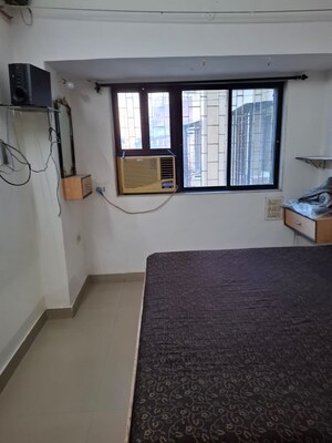Team Area in 1 BHK Apartment at Kokil Kunj Apartments, Kandivali West – for Rent