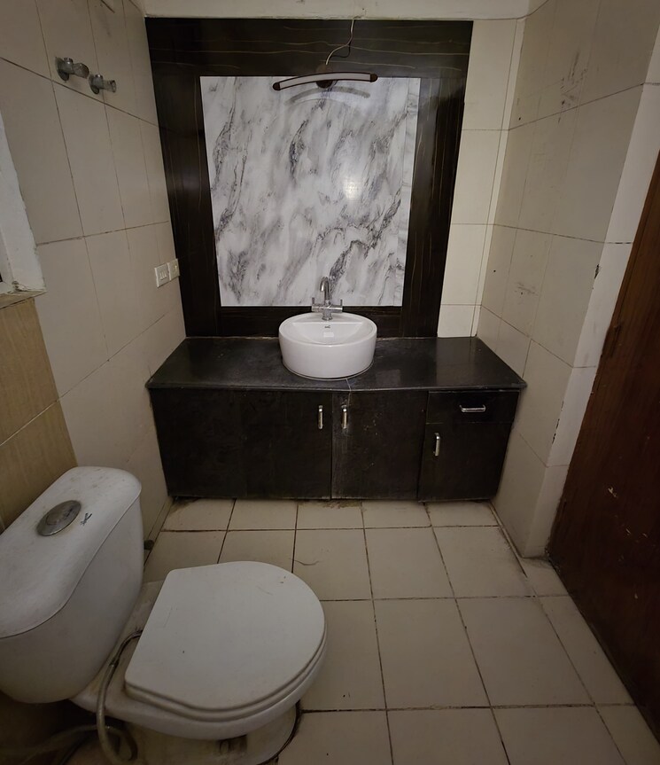 Bathroom, uninav-eden 3 Bedroom 2090 Sq.Ft. Apartment In Raj Nagar Extension Ghaziabad 9405094