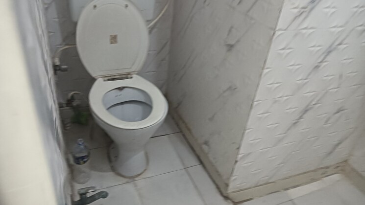 Bathroom, kakrola 1 Bedroom 55 Sq.Yd. Builder Floor In Kakrola Delhi 9405085