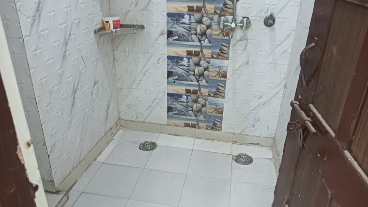 Bathroom, kakrola 1 Bedroom 65 Sq.Yd. Builder Floor In Kakrola Delhi 9405089