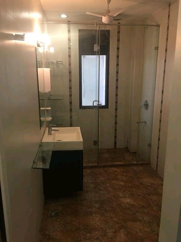 Bathroom, unitech-south-city-1 2 Bedroom 1500 Sq.Ft. Builder Floor In South City 1 Gurgaon 9405151