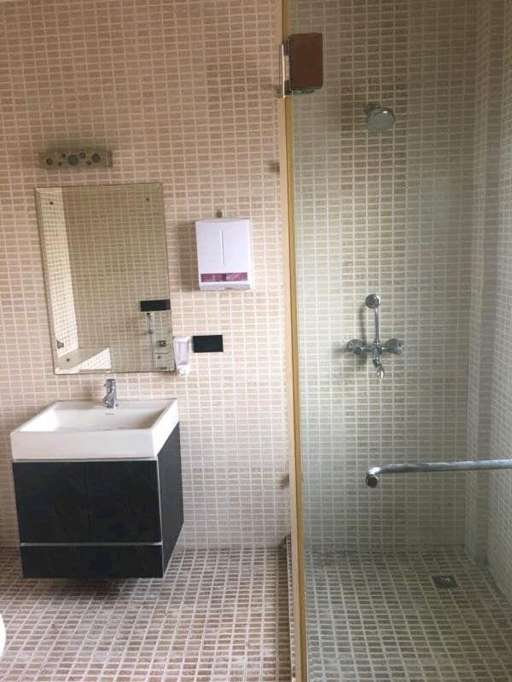 Bathroom, unitech-south-city-1 2 Bedroom 1500 Sq.Ft. Builder Floor In South City 1 Gurgaon 9405151