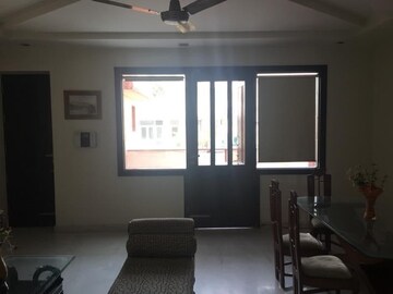 Living Room in 2 BHK Builder Floor at Unitech South City 1, South City 1 – for Rent